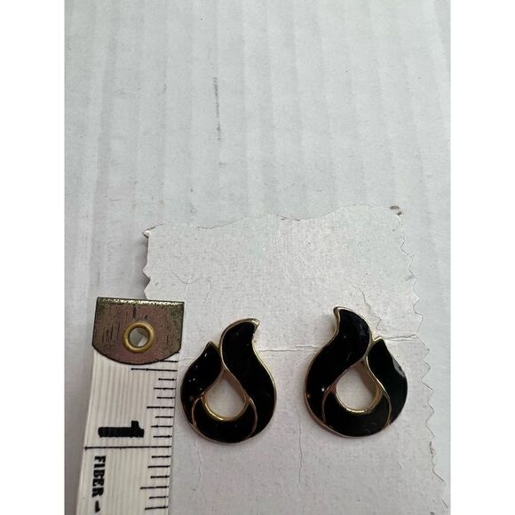 3/$15 or 5/$20 Vintage 1980’s black/ gold enamel earrings - Picture 3 of 5